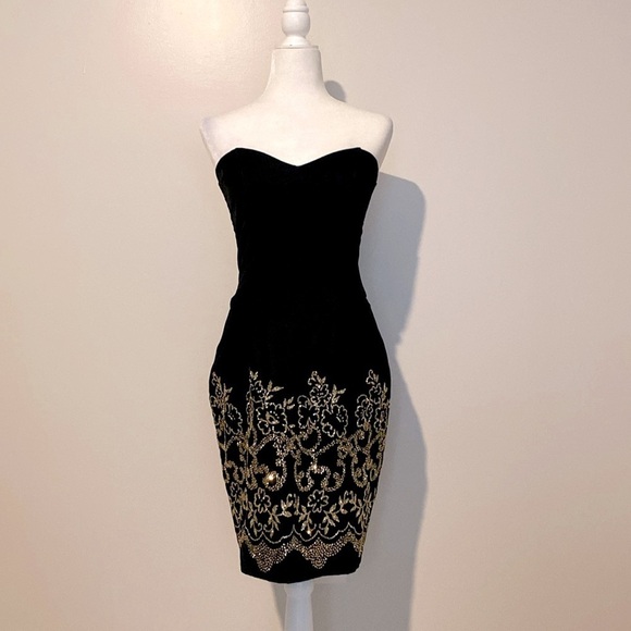 Jessica McClintock Dresses & Skirts - Jessica McClintock gunned sax black velvet gold glitter evening dress